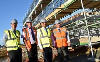 Minister shown new home building techniques on Banbury visit